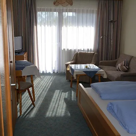 بيت ضيافة Kurpension Gundula