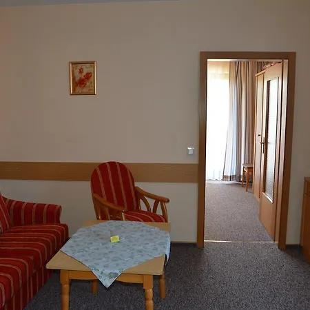 Kurpension Gundula بيت ضيافة 4*