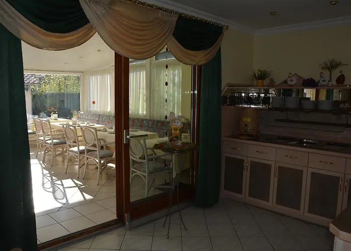 Pensión Kurpension Gundula 3*